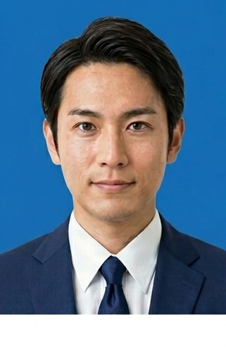 AIが生成したスーツ姿の証明写真サンプル