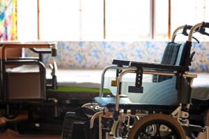 介護と仕事の狭間で揺れる50代へ。コールセンターという「境界線」で、誰かの役に立ちながら自分を守る働き方